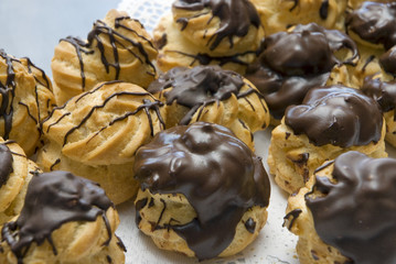 Pan de chocolate relleno de crema. México.