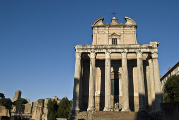 Fototapeta na wymiar Tempio di Antonio e Faustina