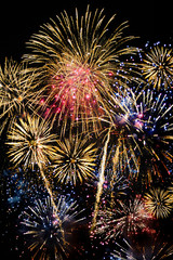 Feuerwerk bei Nacht © andibyte