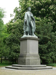 Fototapeta premium Schiller-Denkmal in Frankfurt