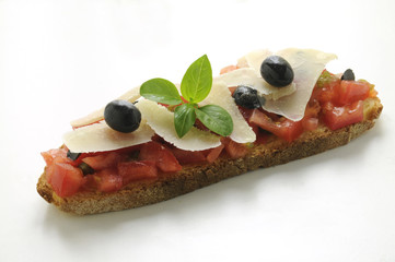 Bruschetta con scaglie di formaggio grana - Antipasti italiani