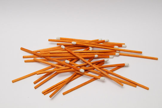 Cerillas naranja alargadas