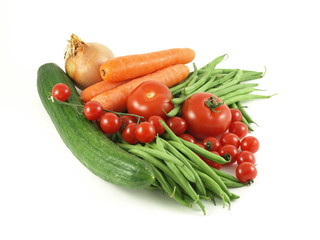 Vegeatables: tomatoes, cucumber, green beans, carrot.