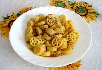 rotelle alla carbonara