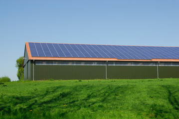 Photovoltaikanlage auf Hallendach 098