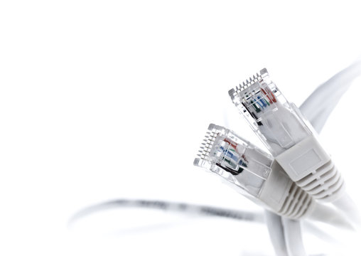 r&eacute;seau informatique entre ordinateur - image sur fond blanc