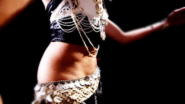 belly dancer shot with canon 5d mk2