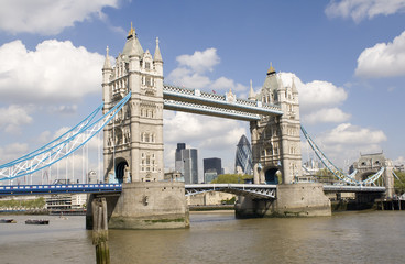 Fototapeta na wymiar The Tower bridge in London
