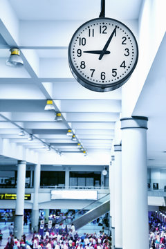 Airport Clock