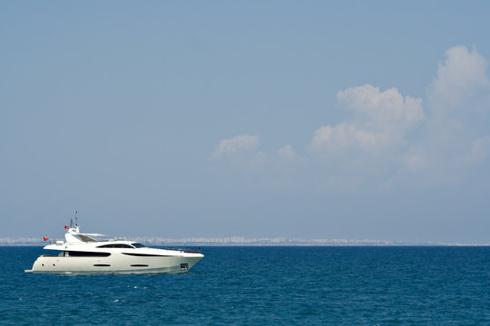 Fototapeta luxurious white yacht with space for text