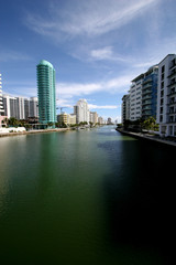 Fototapeta na wymiar Million mile portion of the intracoastal in Miami Beach
