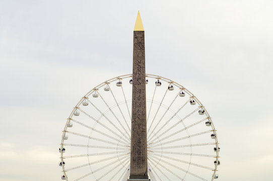 Noria and obelisk