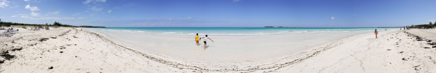Fototapeta na wymiar Tropical beach panorama