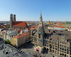 Fototapeta premium München, Rathaus, Marienplatz, Frauenkirche