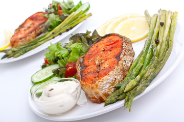 salmon with asparagus, lemon and sauce