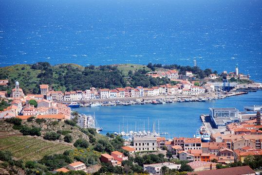 Port-Vendres au bord de la mer