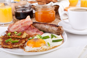 traditional American breakfast