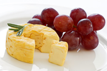 Käse mit Trauben