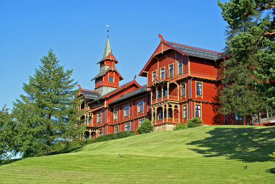 Holmenkollen Hotel