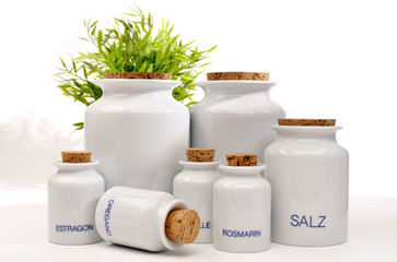 Gewürzdosen aus Keramik mit Korken