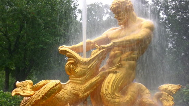 fountain. Peterhof. Petersburg. Zoom