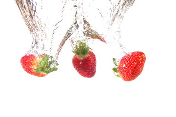 strawbarry fruit in water