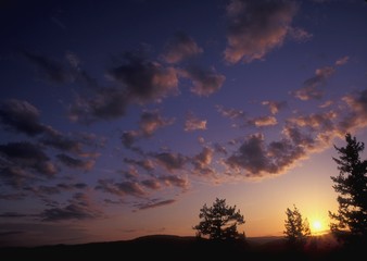 Obraz na płótnie Canvas Scenic sunset