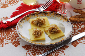 Pecorino all etrusca - Antipasti della cucina toscana