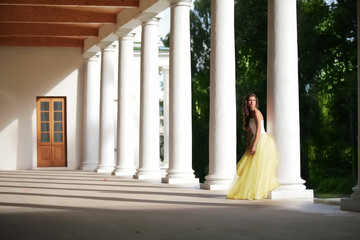 gorgeous bride amongst colonnades