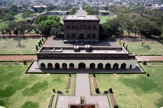 Gol Gumaz Hall