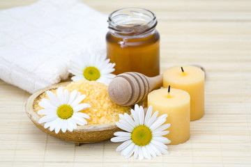 bath salt with honey and chamomile