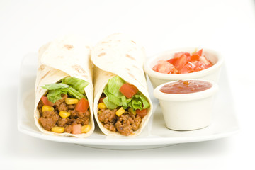 delicious fajitas beef lettuce tomato pepper corn