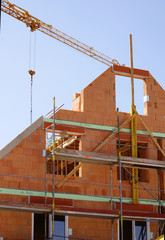 Baustelle mit Kran