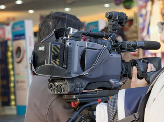 TV Reporter in the City