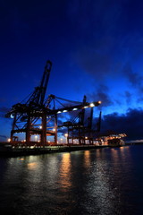 Fototapeta na wymiar Hamburger Hafen Eurokai - Port w Hamburgu