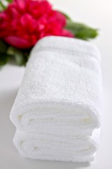 handtücher und pfingstrose