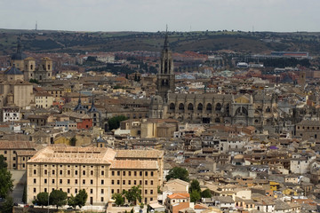 Fototapeta na wymiar vista de la catedral de Toledo