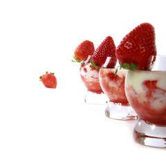 présentation de verrines fraises