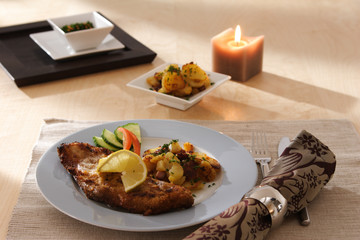 Catering Schweineschnitzel mit Bratkartoffeln