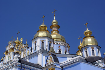 Fototapeta na wymiar Golden cupolas