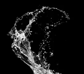 Foto op Plexiglas Water Stijlvolle waterplons. Geïsoleerd op zwarte achtergrond