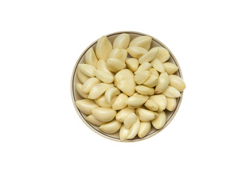Garlic on a round plate