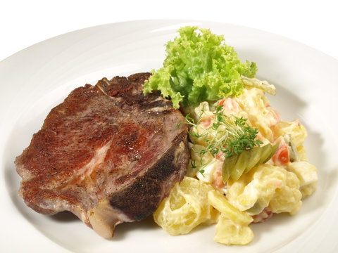 Schweinekotelett mit Kartoffelsalat