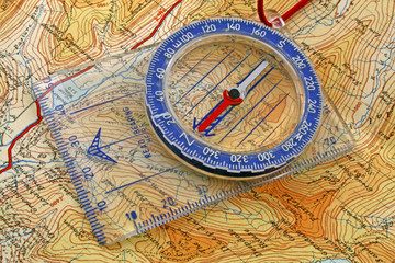 Fototapeta na wymiar mapę i kompas