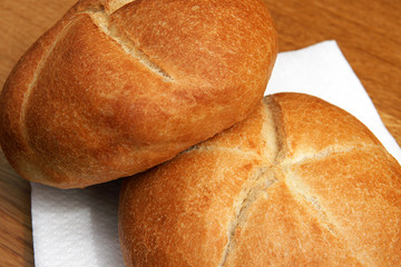 Brötchen auf dem Tisch