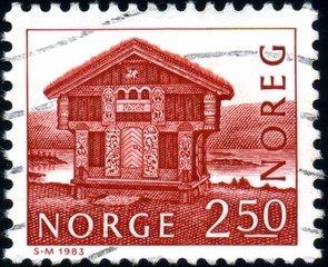 Norvège. Norge. Chalet de bois. Timbre postal oblitéré. 1983