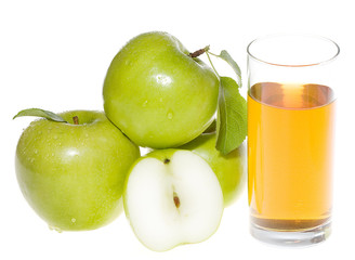 Apple juice with green apples
