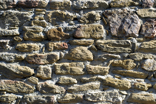 mur en pierres irr&eacute;guli&egrave;res