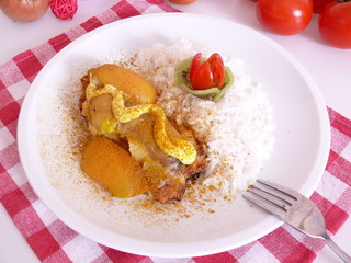 Putenfleisch mit Obst