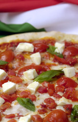 Pizza pomodorini freschi